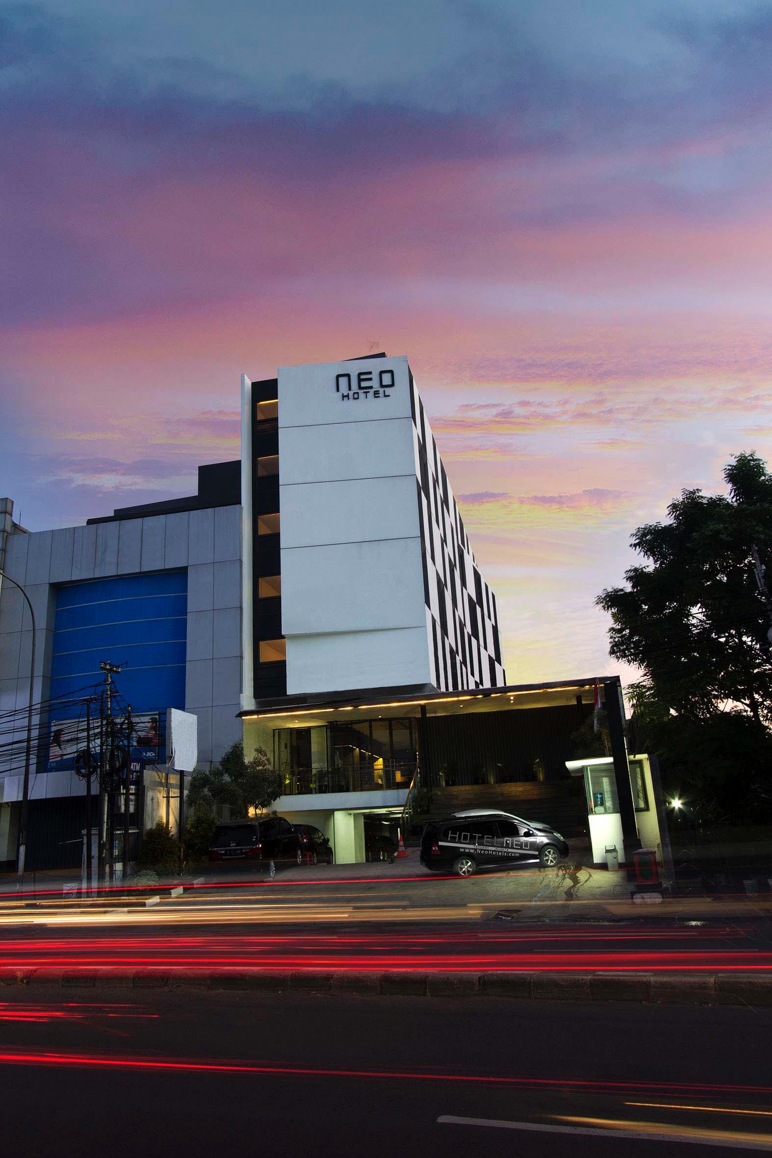 Neo Hotel Tendean Jakarta By Aston Exterior foto